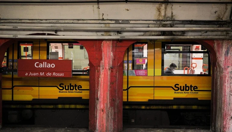 Una línea de subte en Buenos Aires tendría sarna